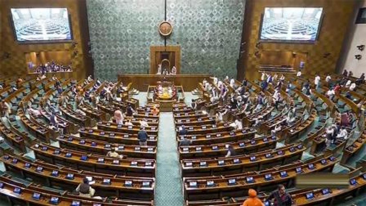 પ્રતીકાત્મક તસવીર 